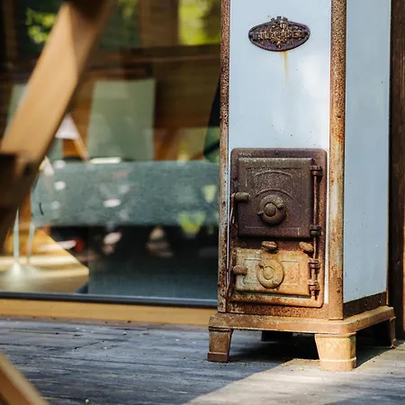 Glamping Gozdne Va Vrti Kostel