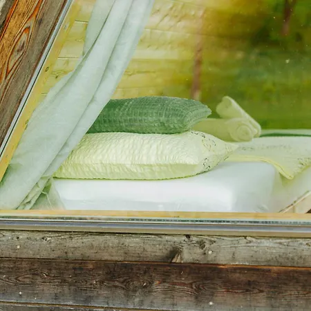 Gozdne Va Vrti * Kostel