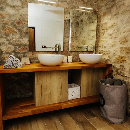 Gozdne Va Vrti Lyxtält