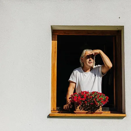 Gozdne Va Vrti * Kostel