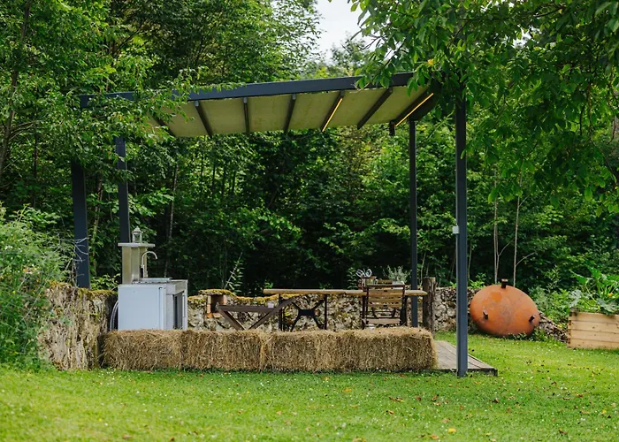 Gozdne Va Vrti * Kostel